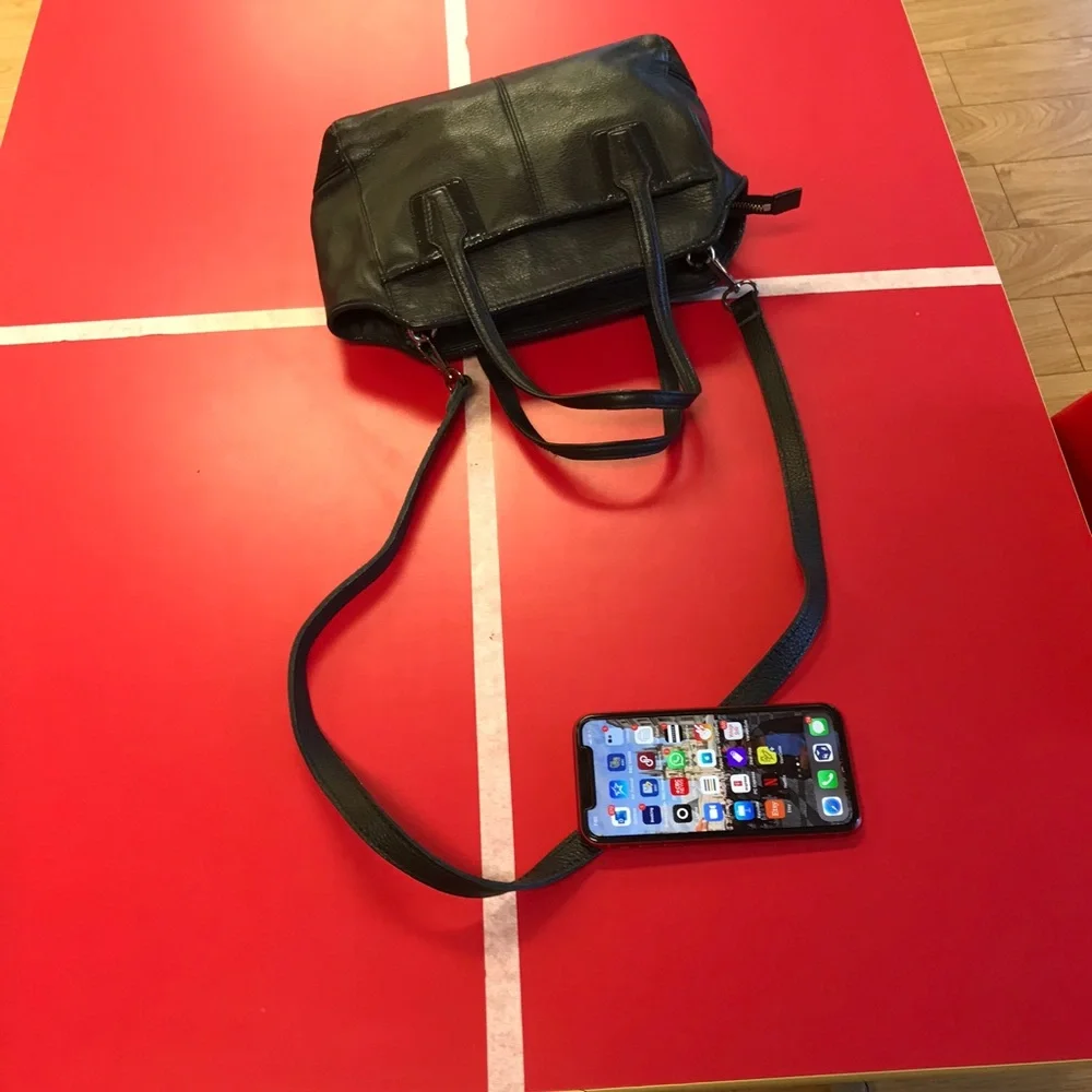 Like new authentic medium size leather Coach - Picture 6 of 8